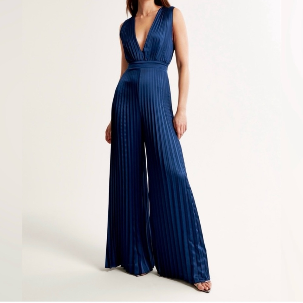 A&F Giselle pleated jumpsuit